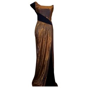 ONE SHOULDER GOWN
